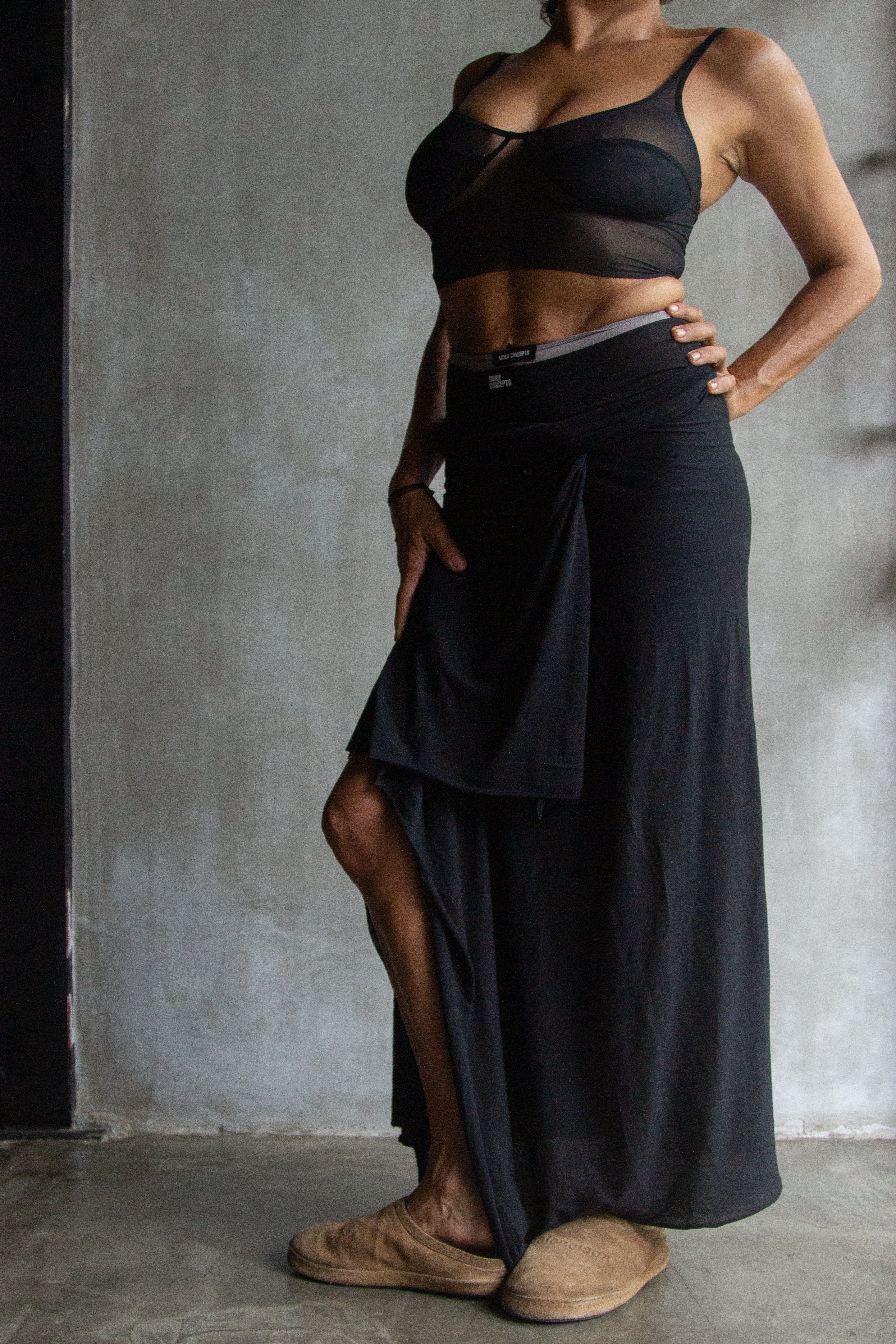 Muka Sarong Modal