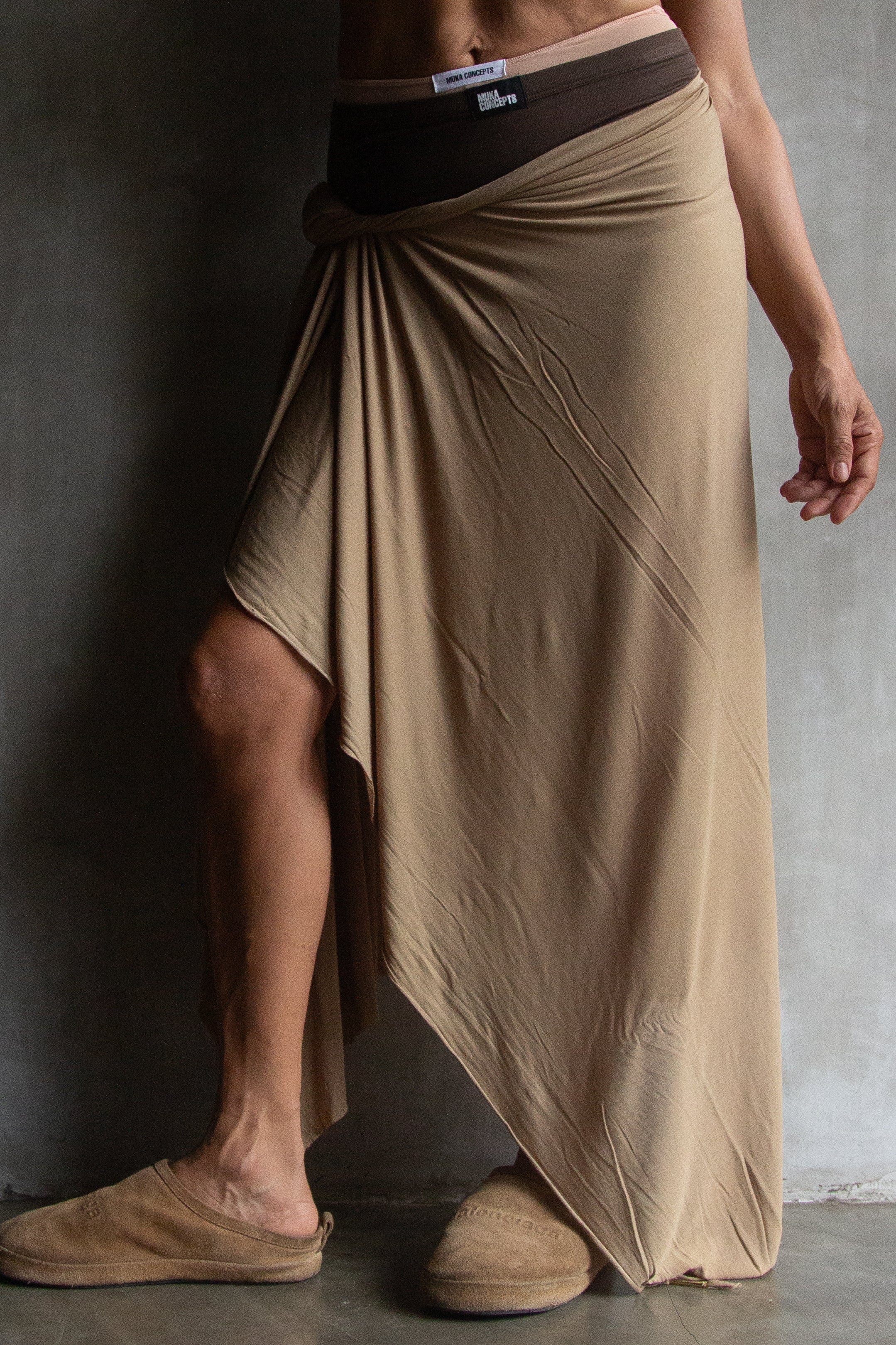 Muka Sarong Modal