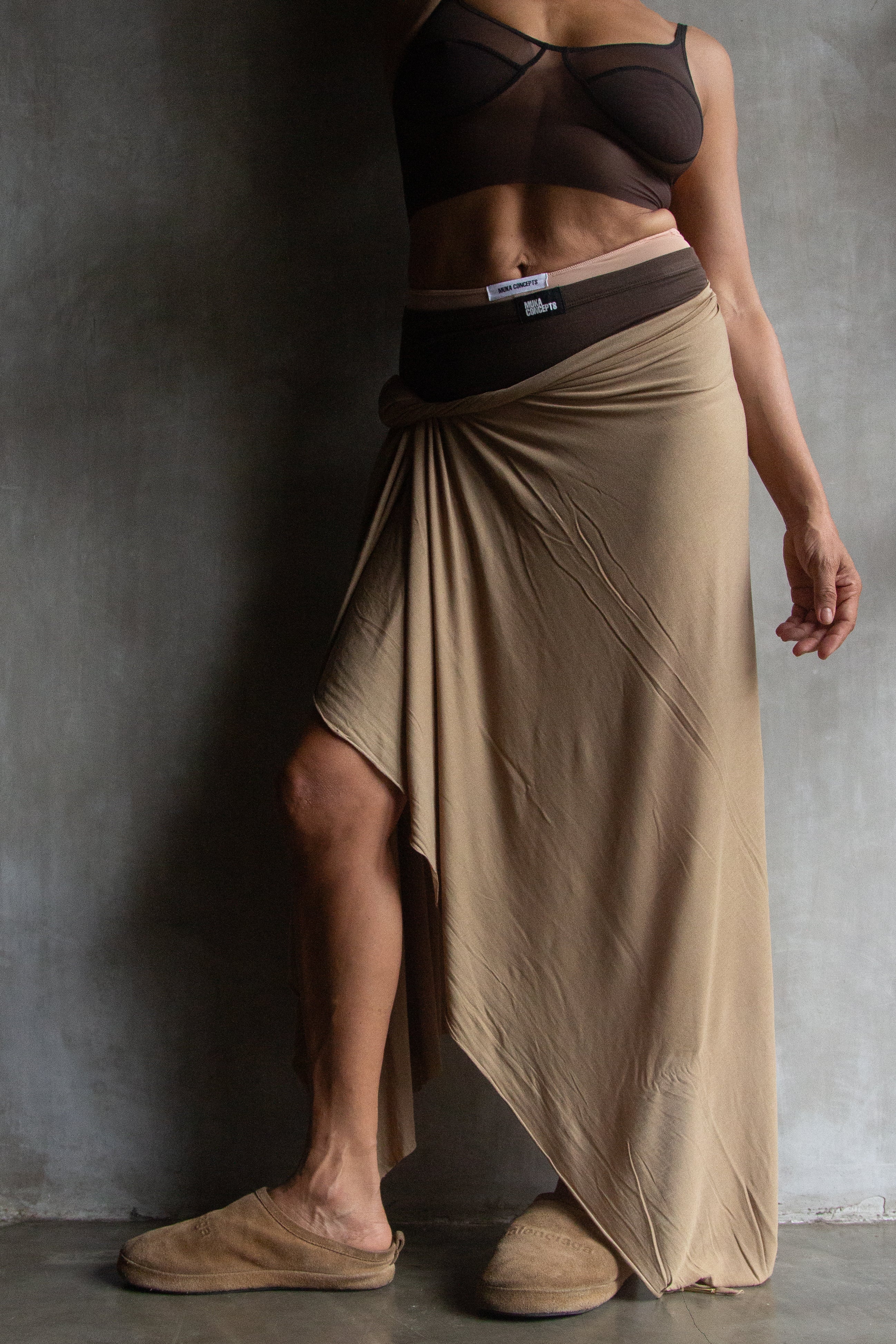 Muka Sarong Modal