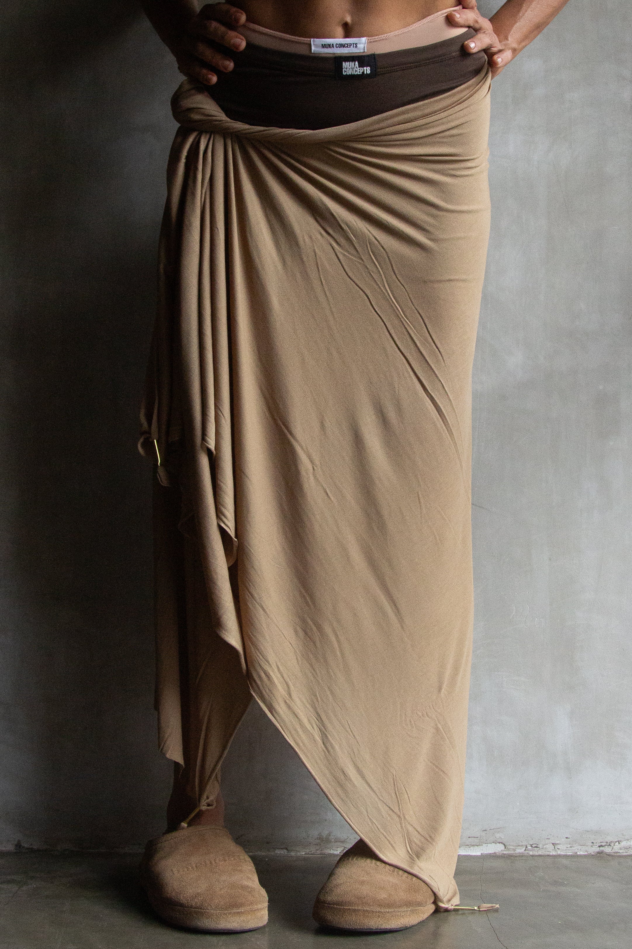 Muka Sarong Modal