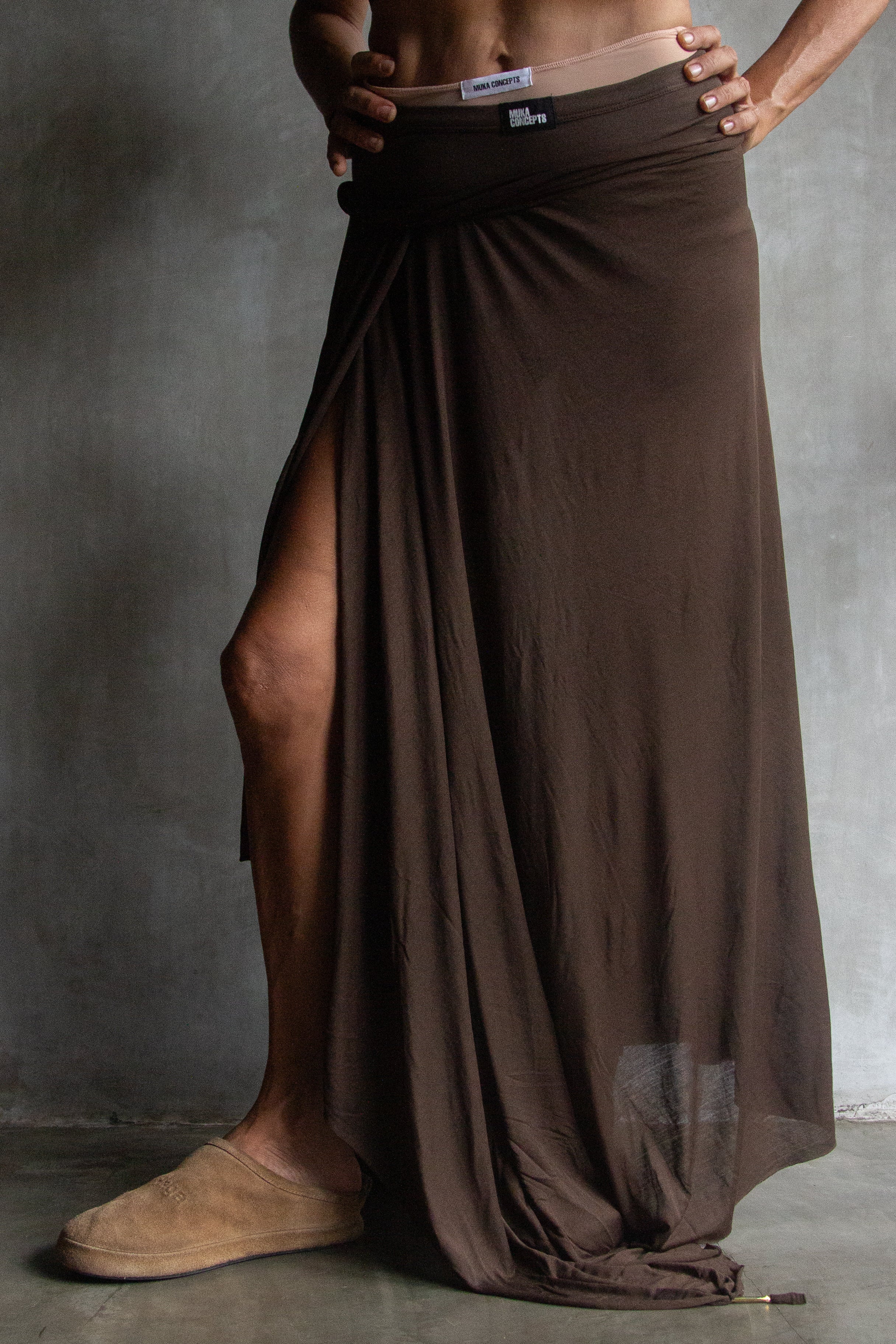 Muka Sarong Modal