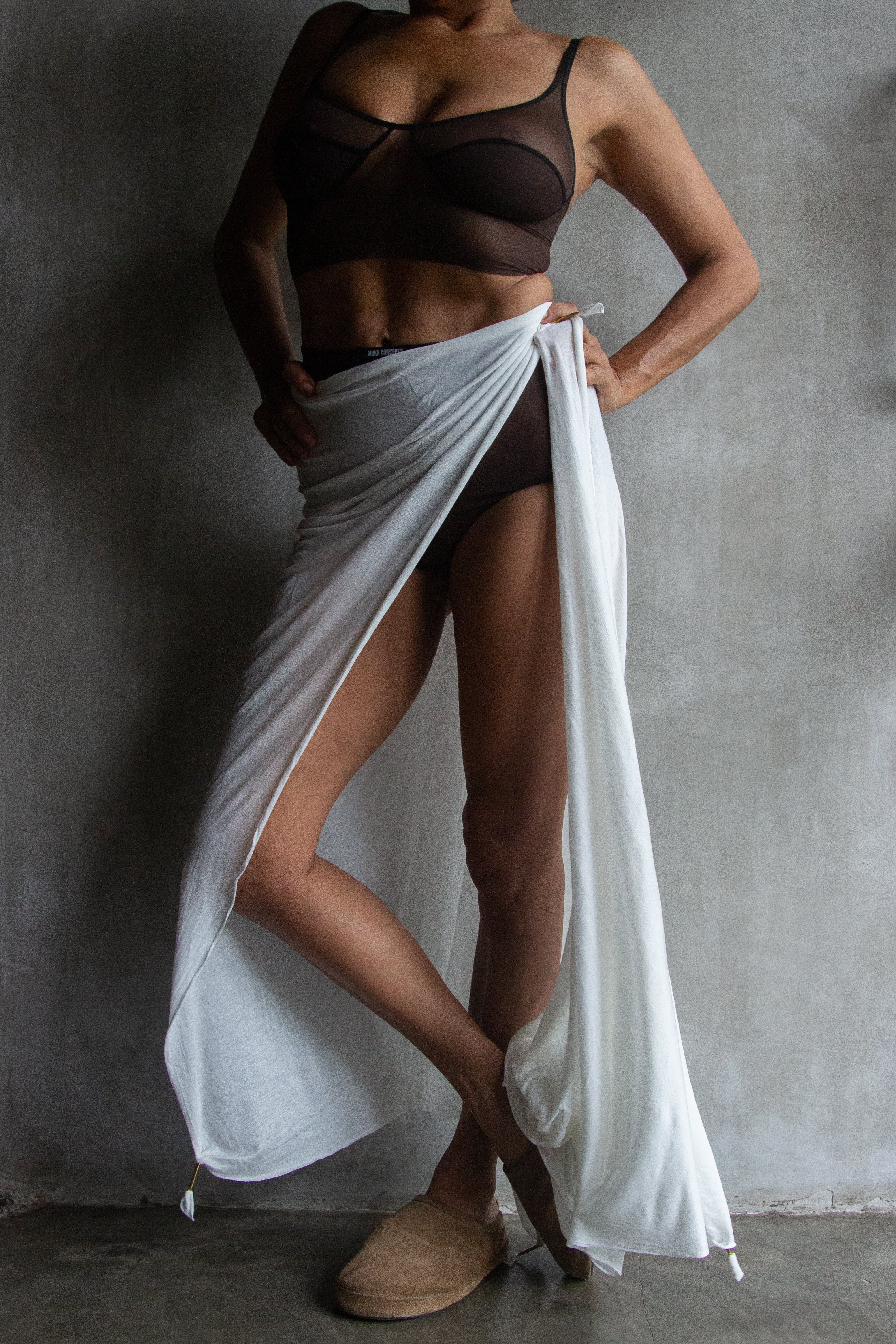 Muka Sarong Modal