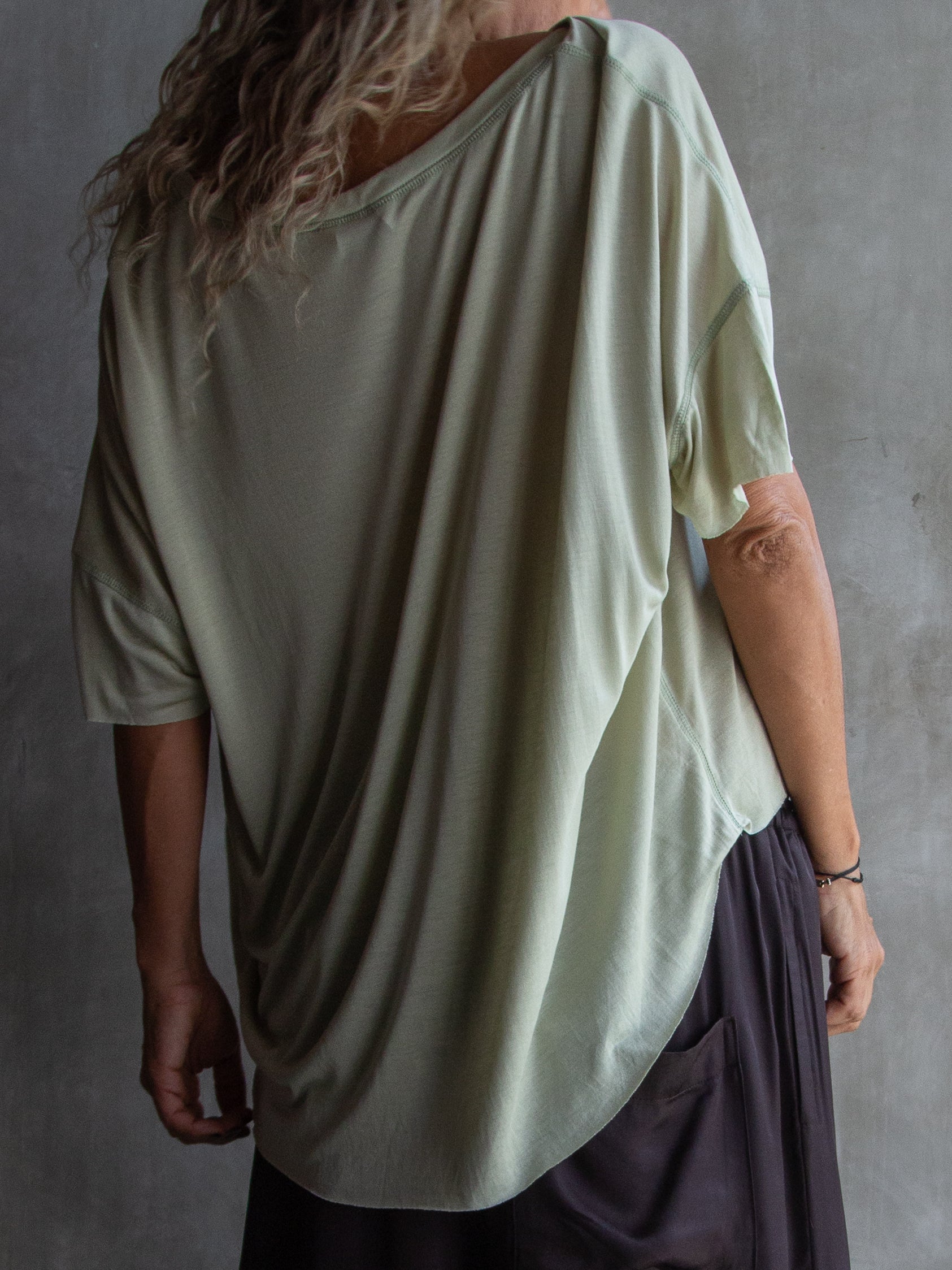 Muka T-Shirt Modal V-Neck