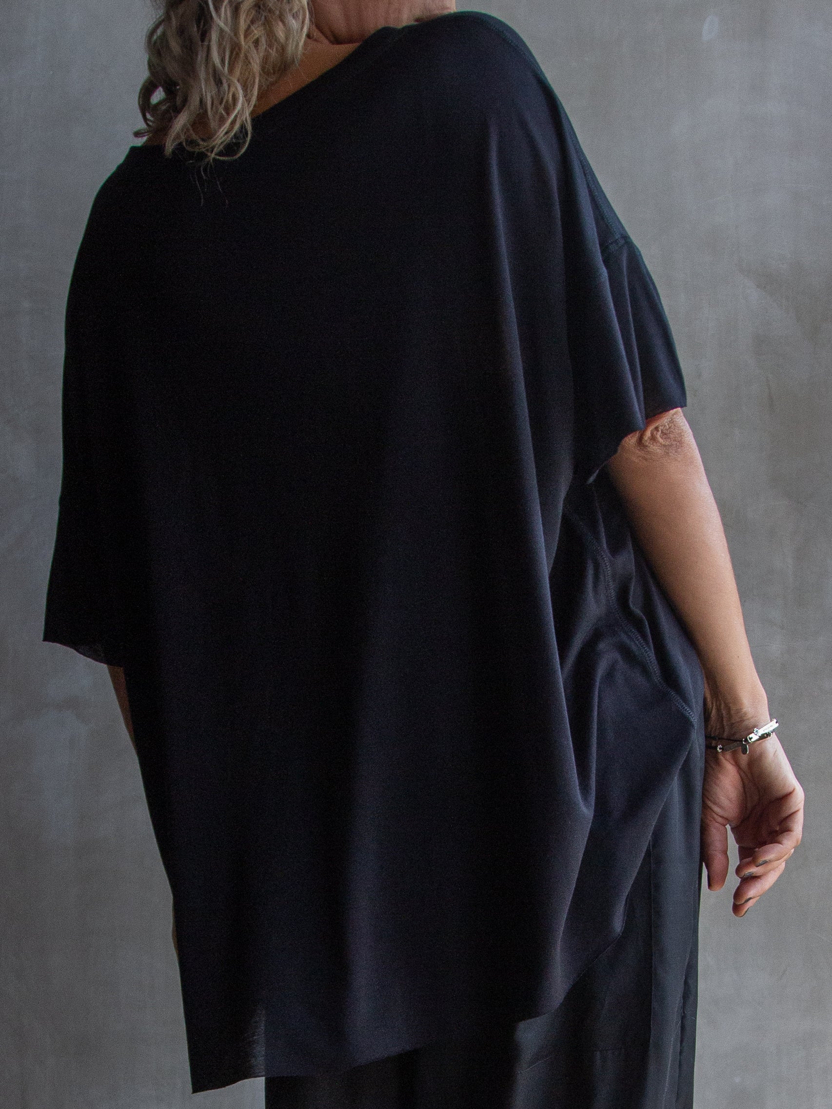 Muka T-Shirt Modal V-Neck