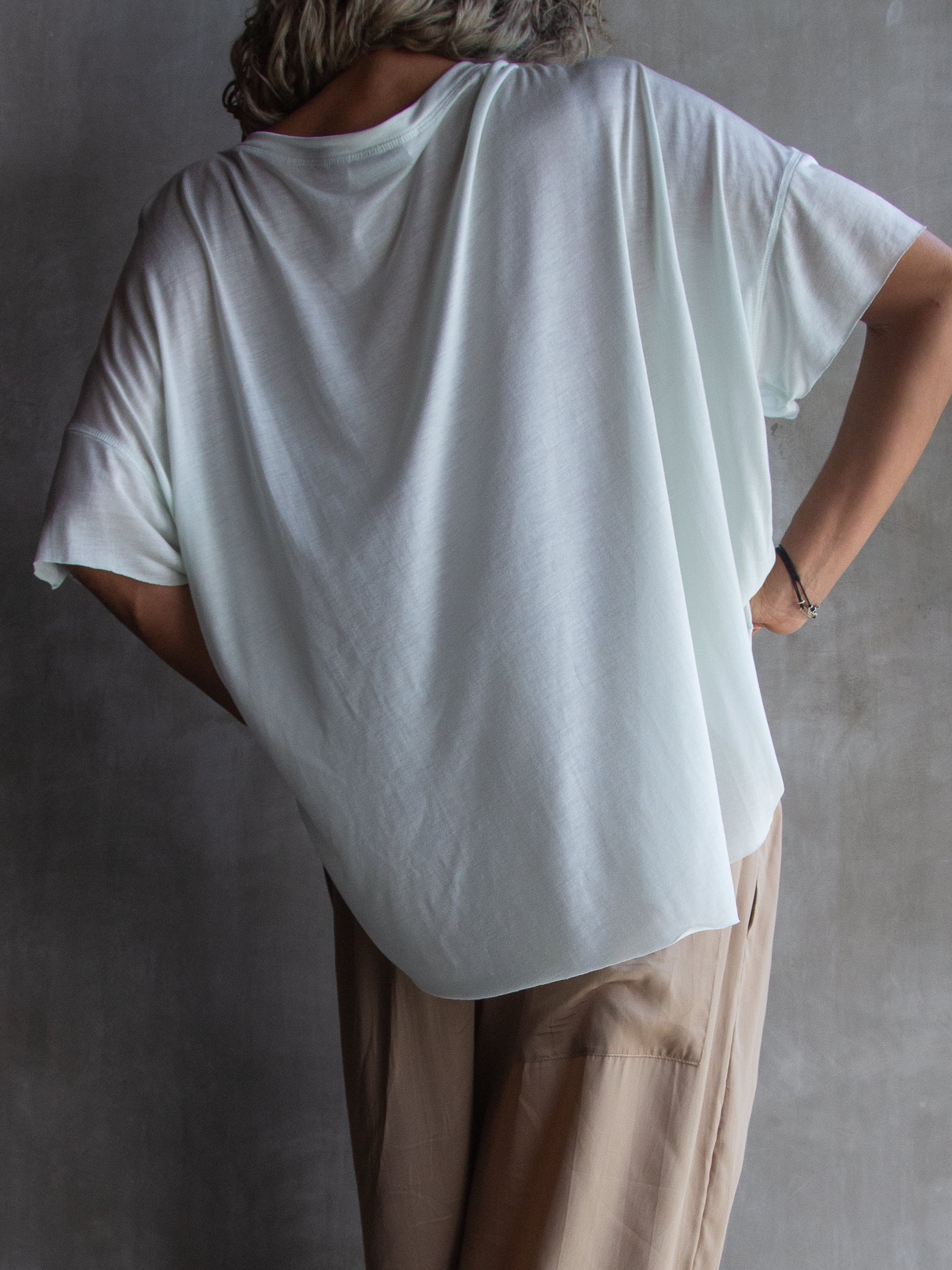 Muka T-Shirt Modal V-Neck