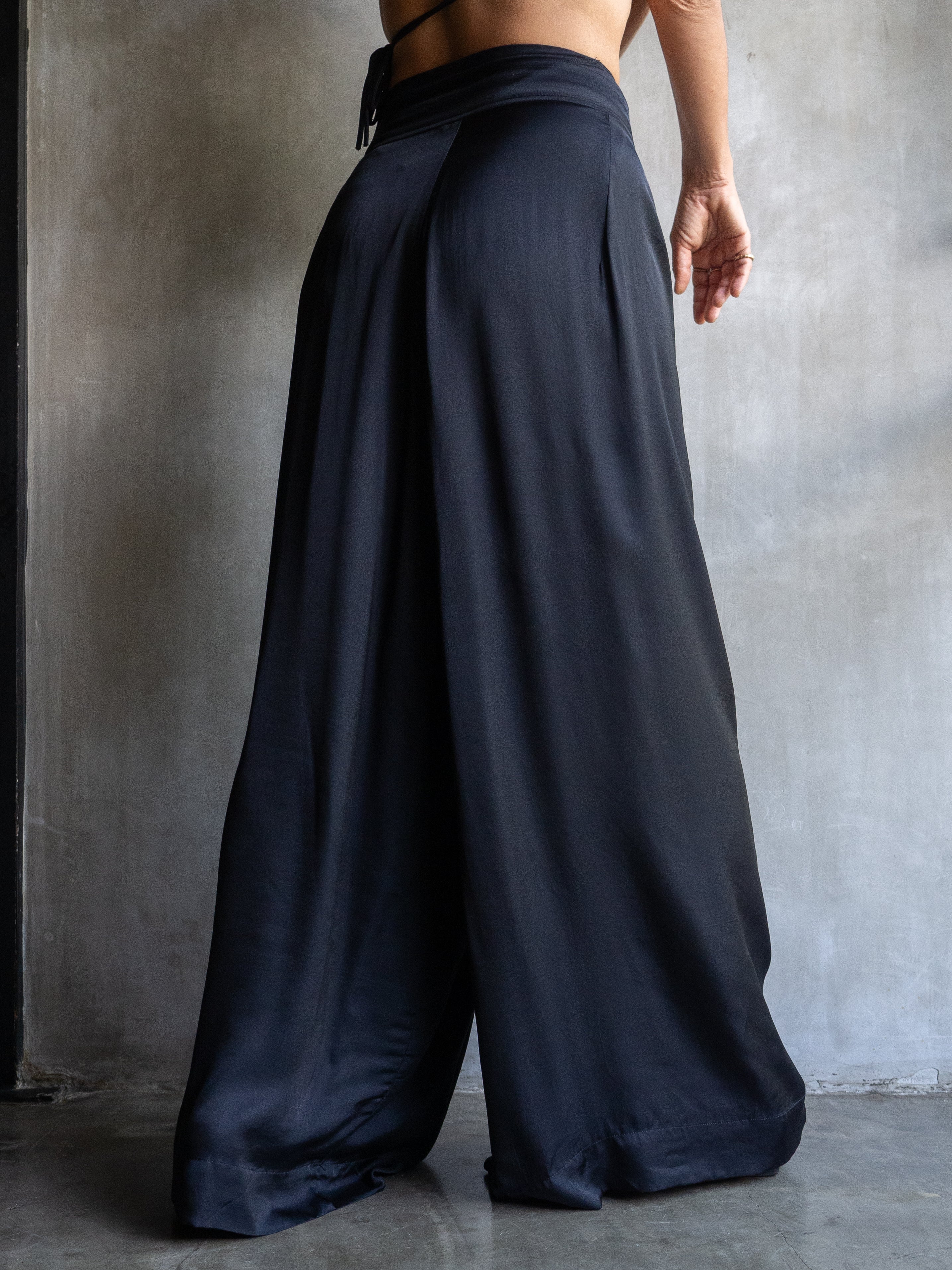 Muka Pants Tali Viscose Satin